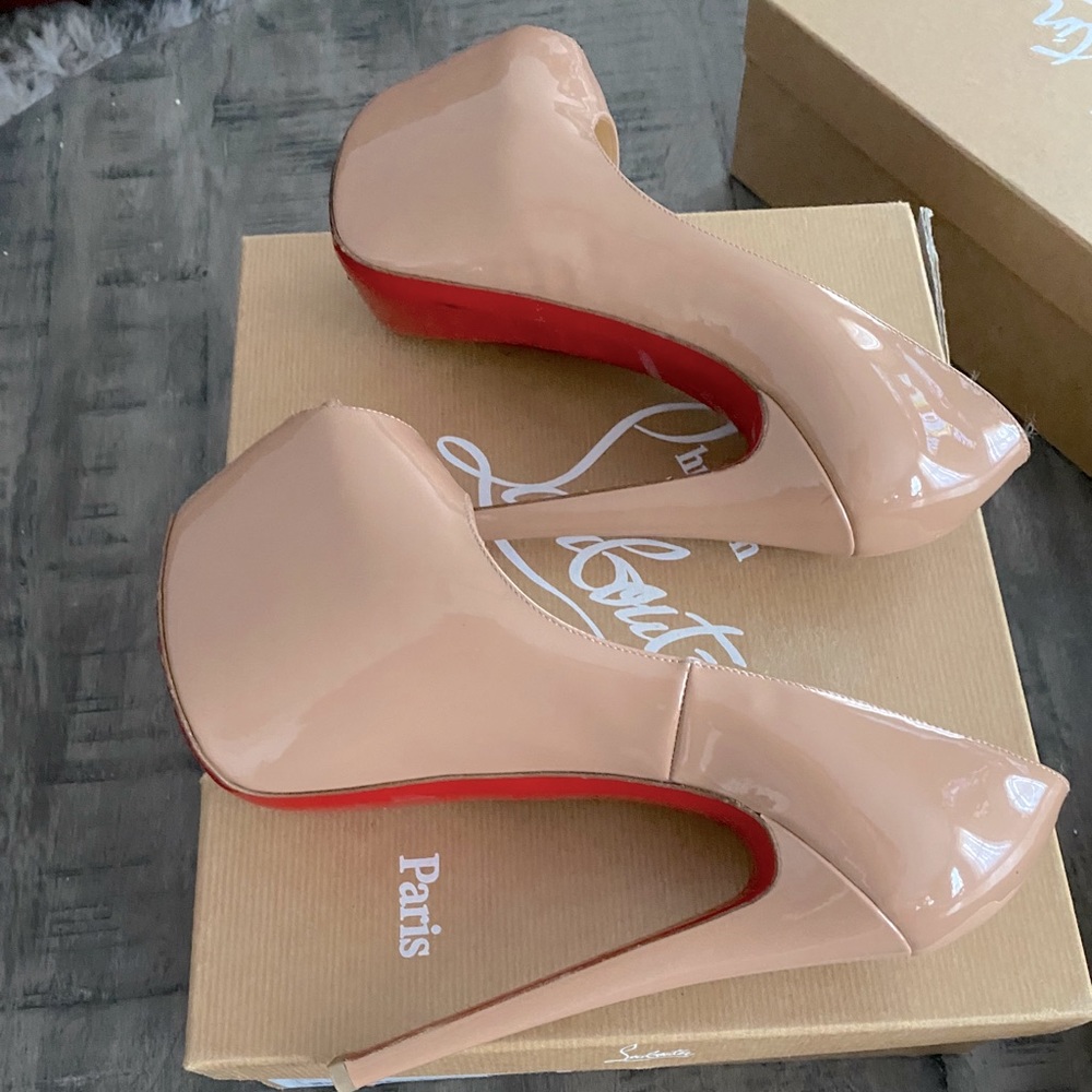 Christina Louboutin Nude Highness Patent Calf